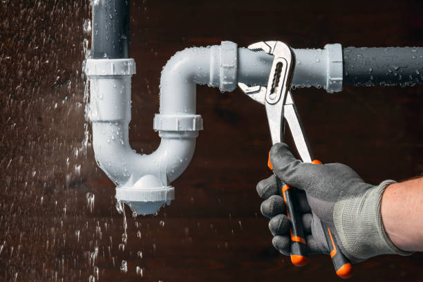 Professional Gas Line Repair technician working in Glen Haven, CO